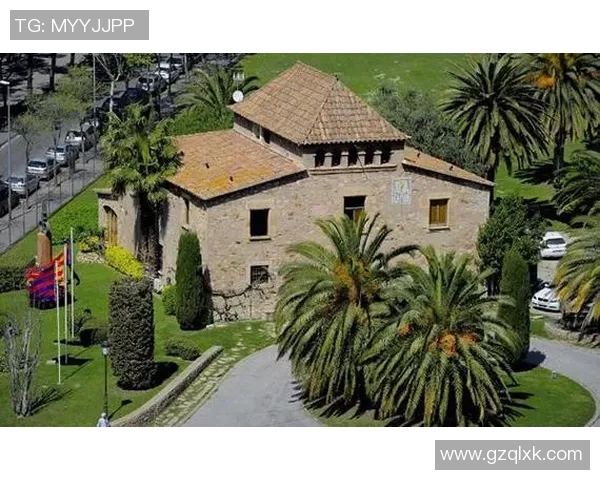 全球足球明星摇篮的传奇俱乐部与他们的成长之路